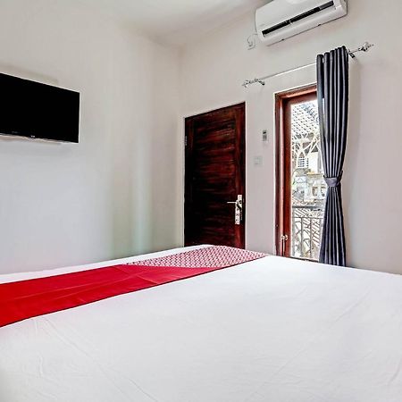 Oyo 91080 Kubu D&D Guesthouse Seminyak Exteriör bild
